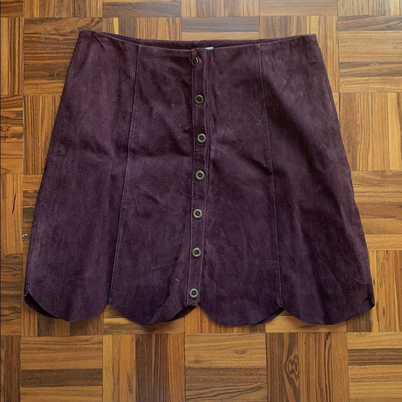 Ecote Dresses & Skirts - Urban outfitters Ecoté maroon suede skirt.
